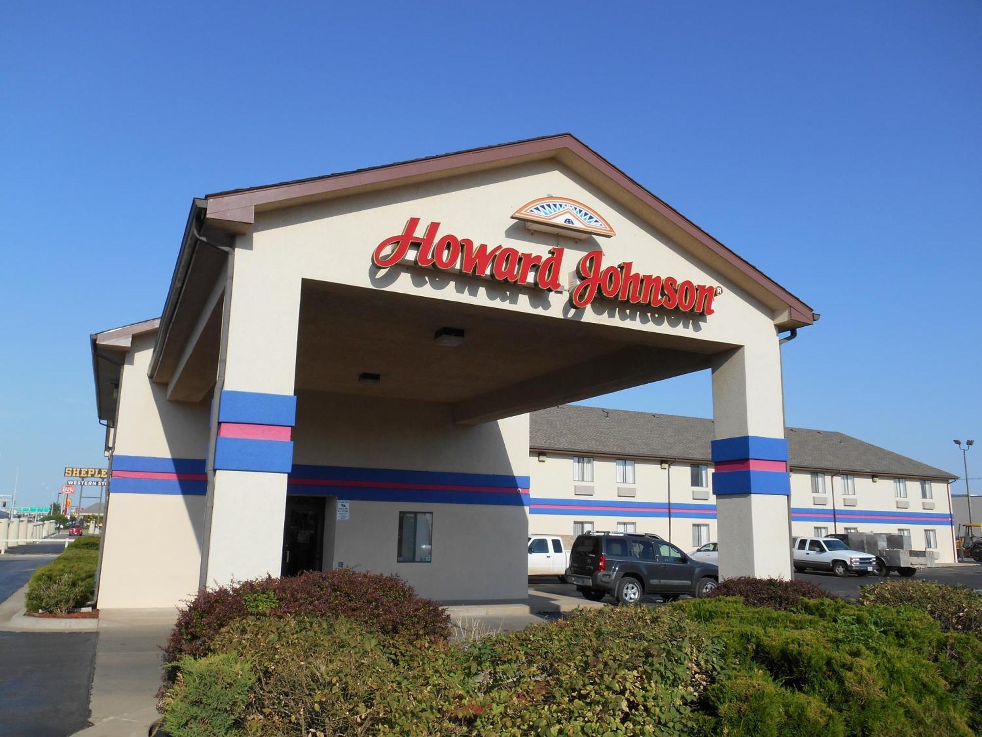 Howard Johnson By Wyndham Wichita Airport Екстер'єр фото