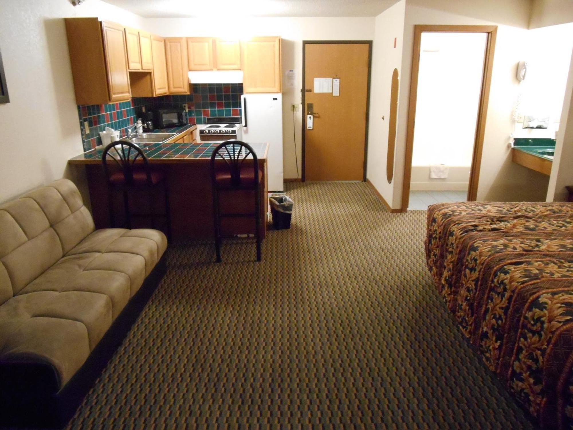 Howard Johnson By Wyndham Wichita Airport Екстер'єр фото