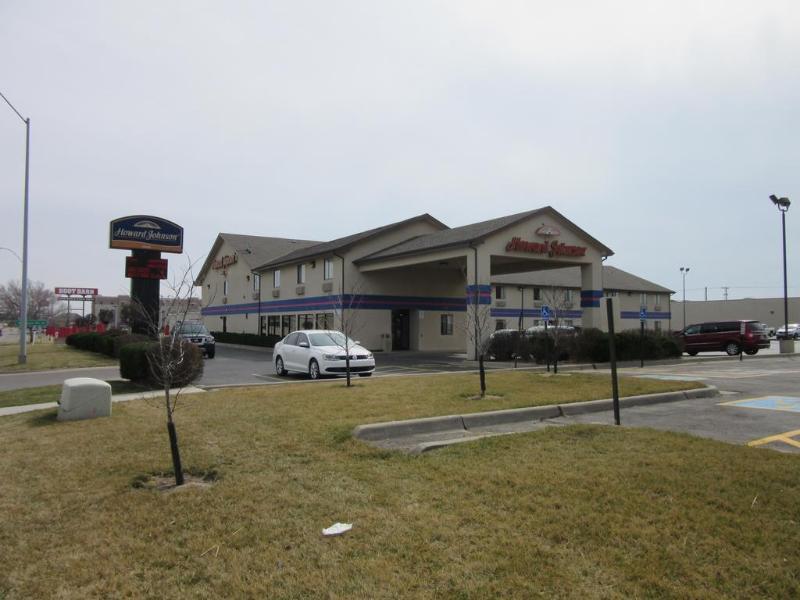 Howard Johnson By Wyndham Wichita Airport Екстер'єр фото