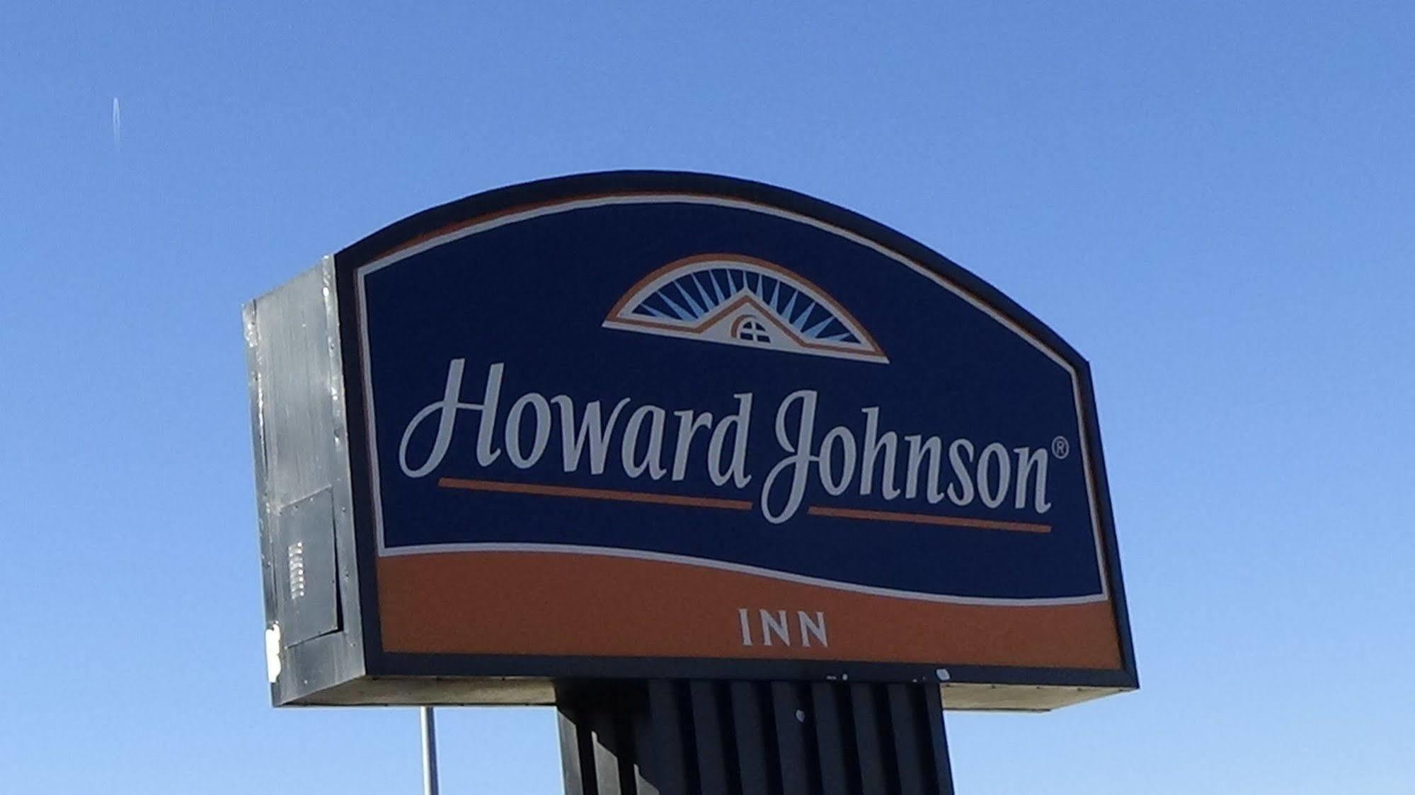 Howard Johnson By Wyndham Wichita Airport Екстер'єр фото