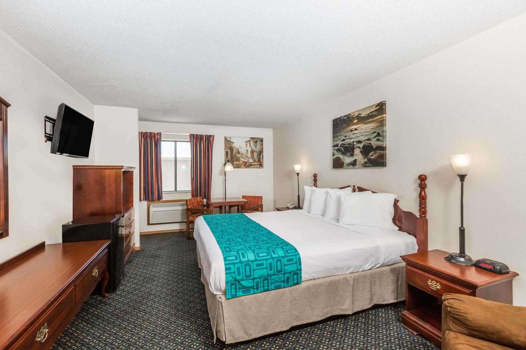 Howard Johnson By Wyndham Wichita Airport Екстер'єр фото